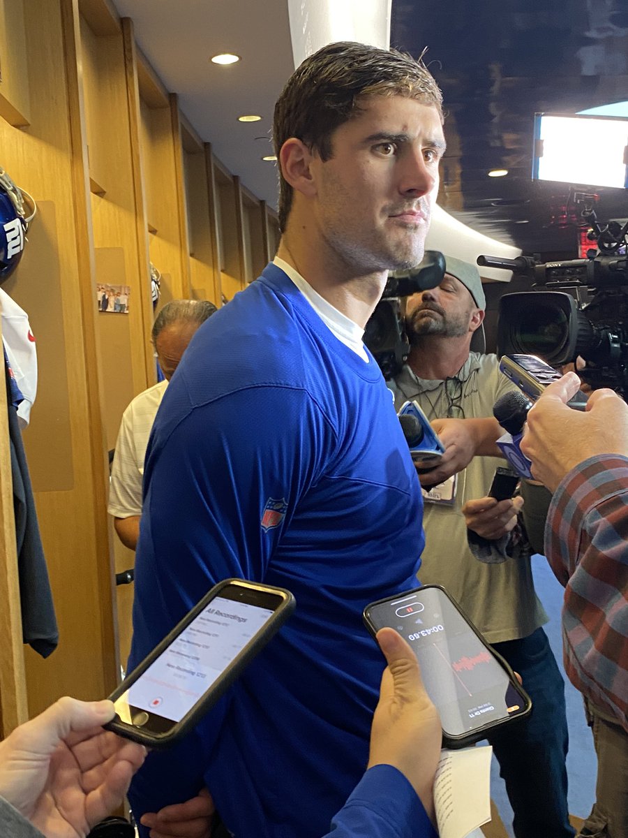PLeonardNYDN's tweet photo. Daniel Jones was asked if he’s thinking now that Giants should reward him with a new contract given his recent play.

“No, that’s certainly not my focus.” #Giants https://t.co/SiH5rpzr16