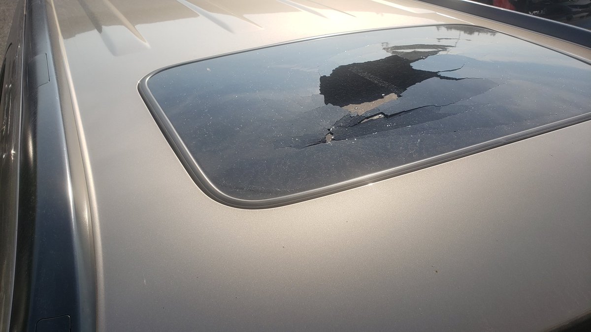 pufftweet's tweet photo. @GlobalBC Yup! Happened to me last week as well. Flying rocks from a dump truck. https://t.co/ysrZWH7wot