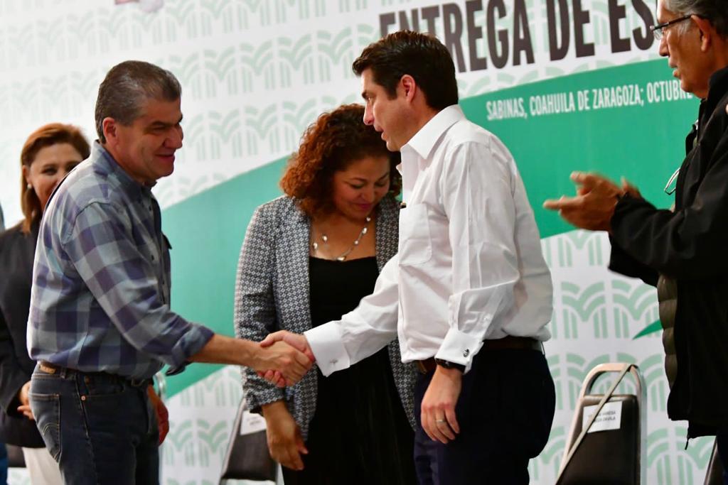 Con esta entrega, sumamos ya mil 799 títulos de propiedad para la región carbonífera en lo que va de mi administración, y vamos por más. #FuerteCoahuilaEs (2/2)