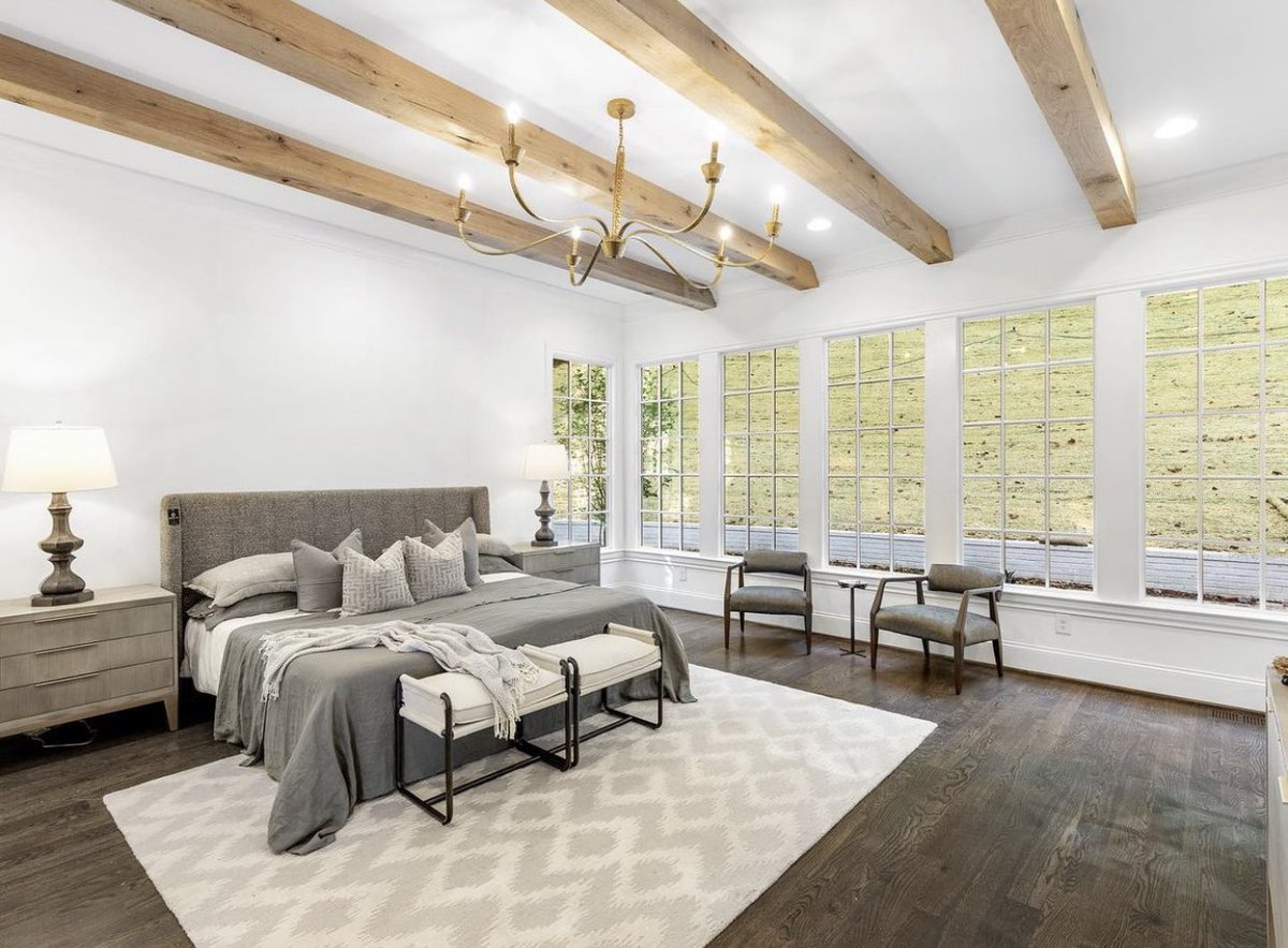 MasterYourMs's tweet photo. Wanted to congratulate Randy! Not everyone has the vision or the know-how to do high-end homes. It is always fun to work with someone who knows what they are doing. Lucky for me you made this an easy hard-money loan! Can’t wait to see the finished product! https://t.co/kkoM3CUnDx