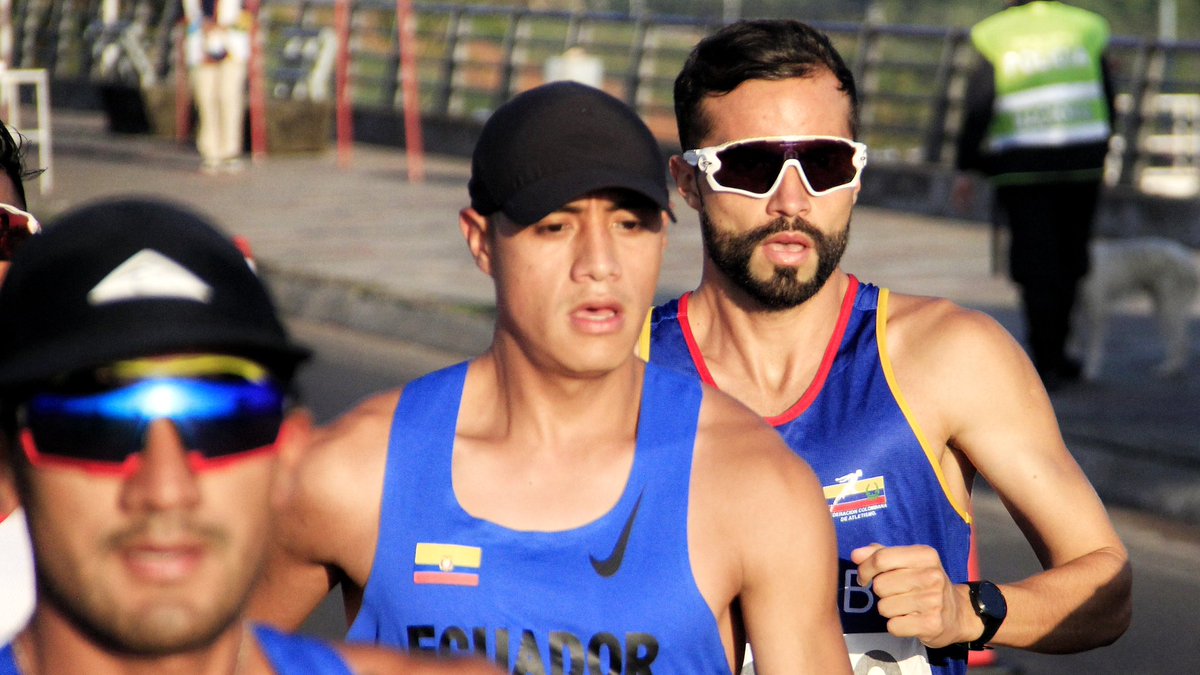 estebansoto0128's tweet photo. Hoy no fue un buen día, tuve una molestia muy intensa en uno de mis músculos lo que me impidió desarrollar una buena competencia hasta llegar a mi retiro. 

Gracias a todos por su apoyo y buena energía. 

Seguiré trabajando… https://t.co/aUj9ukoUUj