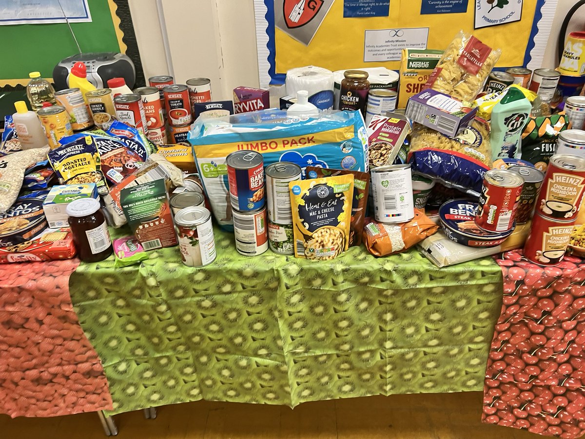 SpaldingPriAcad's tweet photo. We are so humbled and grateful for the many donations for @care_agape The kindness and generosity of our families has blown us away, especially when times are hard for everyone at the moment. Thank you 💚 #foodbank #harvest #helpingothersinneed @InfinityAcad https://t.co/CJ3oNqznUm
