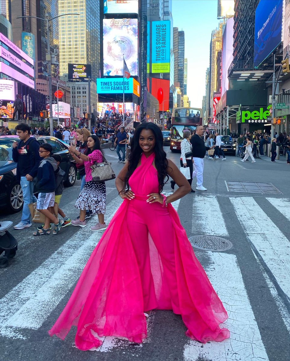 STEMQueenDE's tweet photo. On Wednesdays we wear pink 💗🎀 • 
#OnWednesdaysWeWearPink #Wednesdays #HumpDay #MeanGirls #ReginaGeorge  #BlackGirlMagic #BlackExcellence #melaninqueen #CoverGirl #model #Blackmodel #BlackGirlModel #smile #BlackGirlsInPageants #pageantlover #Pageantry #blackgirl 
#colgatesmile https://t.co/geaDHmTYTM