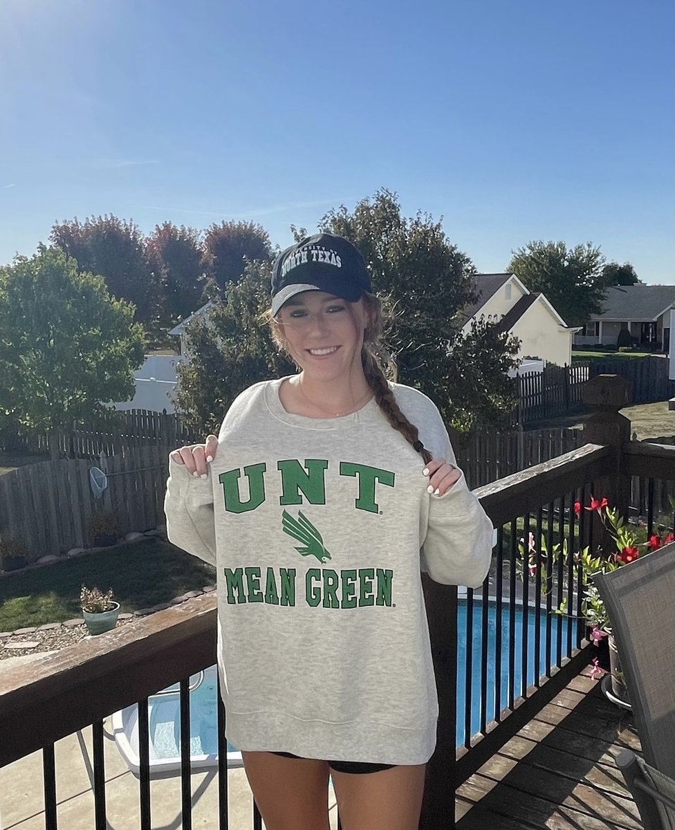 kennedybernsen's tweet photo. I’m super excited and blessed to announce my verbal commitment to play D1 soccer at the University of North Texas!! I want to thank my coaches, teammates, family, and friends for all of the amazing support along the way. #GMG 💚🦅 @STLDevAcademy @05SportingStl @MeanGreenSoccer https://t.co/wd1th82CED