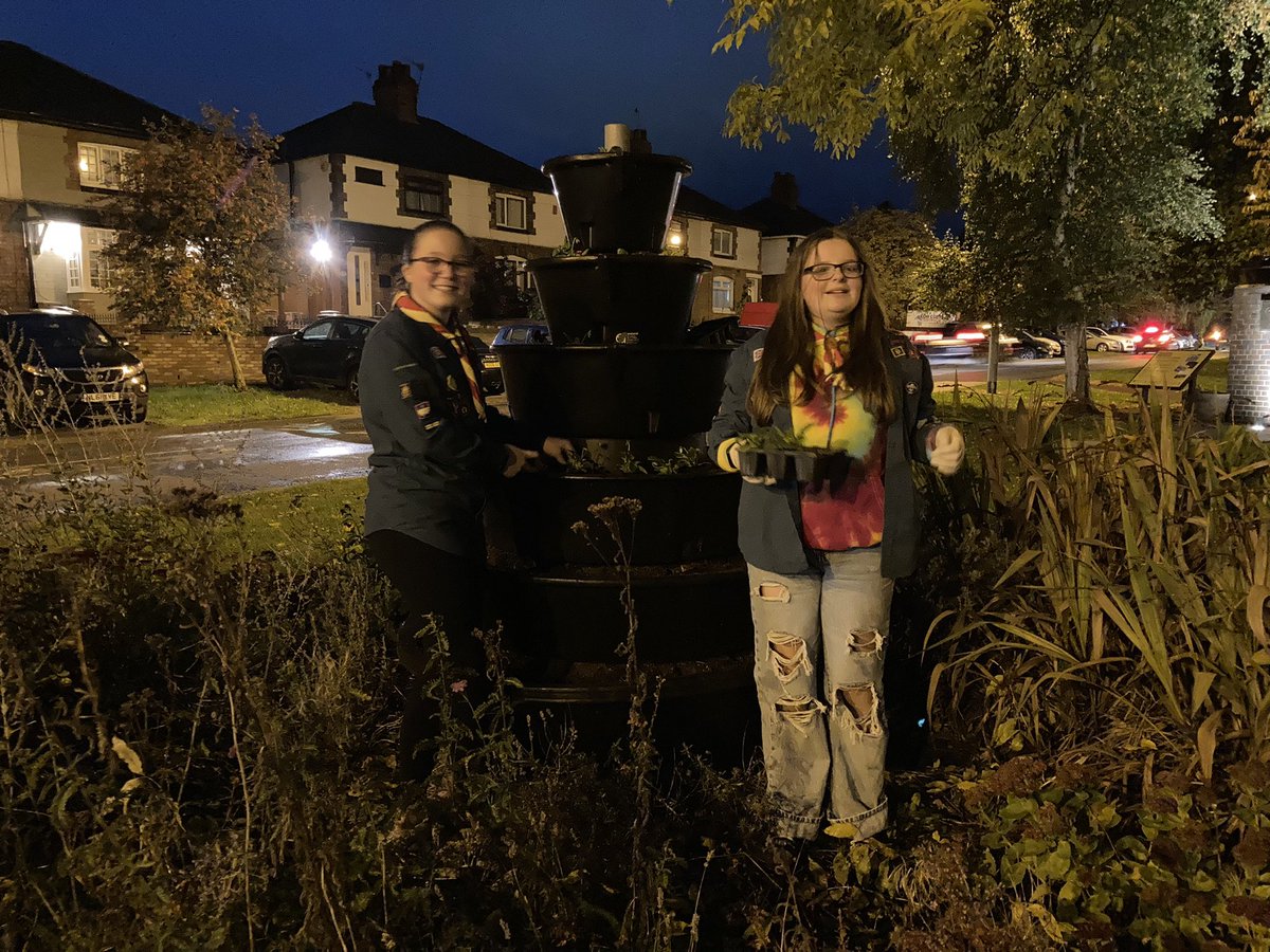 NBC_GreenTeam's tweet photo. We had fun with this lovely lot tonight planting pansies with young volunteers from @SilverdaleScout Well done everyone👏 Big thanks to @GarnersGC for kindly donating the plants #communitypledge https://t.co/nl261NoqZe