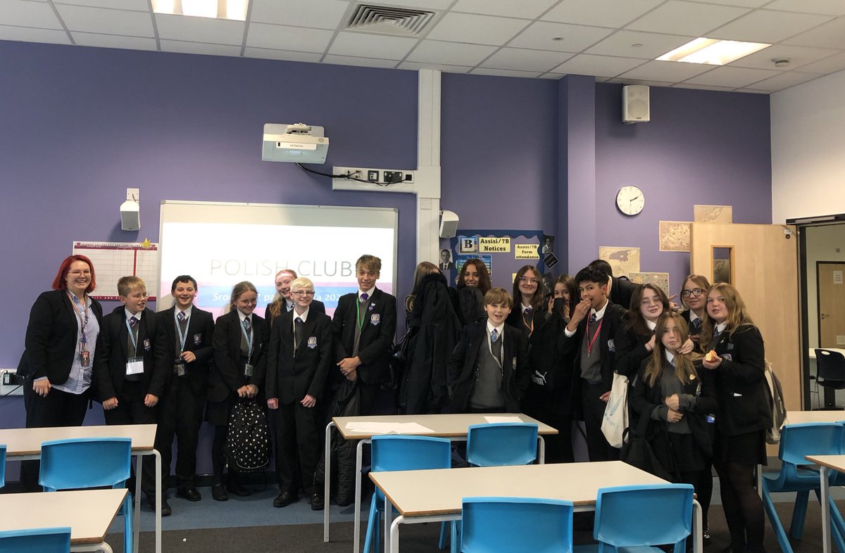 Polish Club is going strong 💪🏻 🇵🇱🇵🇱🇵🇱 Another fun session chatting and learning.