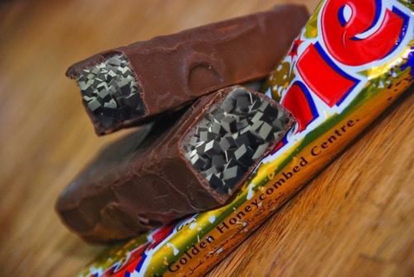 trickortori's tweet image. parents please be careful this halloween, i found a chocolate bar with the twitchcon foam pit inside of it