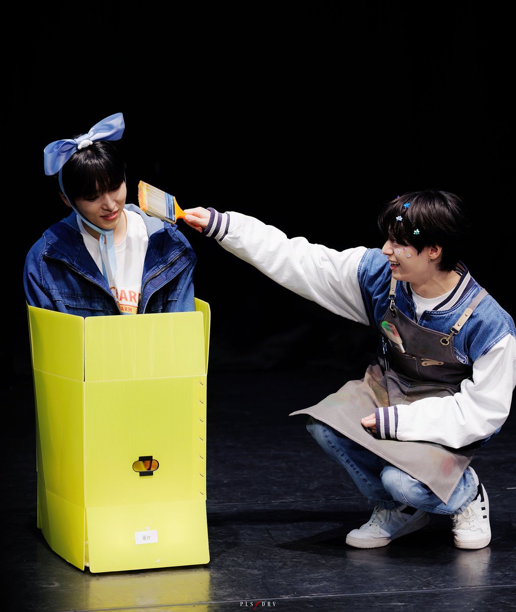 pls9DRV's tweet photo. 📸221012 성암아트홀🐿️🐯

형아 넘어가욧💥

#원어스 #ONEUS #ワンアス #ワナス
#서호 #이서호 #SEOHO #ソホ
#환웅 #여환웅 #HWANWOONG 
#ファンウン https://t.co/OpY0GPqBGJ
