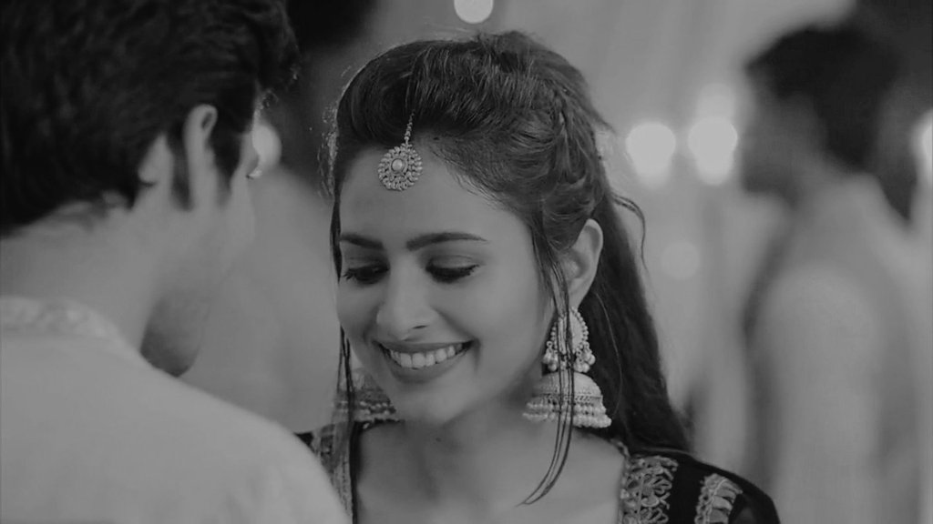 forever_sawantk's tweet photo. Love her Fashion sense. These jhumka earrings suits her face
#Neirohi #yrkkh #aarohigoenka #tvactress #actress #acting #cuteactor #biggboss16 #yehrishtakyakehalatahai #KarishmaSawant #starplus #ParasPriyadarshan @karish_maS https://t.co/clXGf6aufj