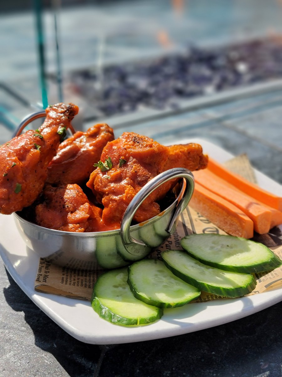 TheFifthOC's tweet photo. Just wing it & join us for Whiskey Wednesday tonight at The FIFTH!!๐
#thefifthoc #whiskeywednesday #wingit #OC https://t.co/Tdwmxg3KUk