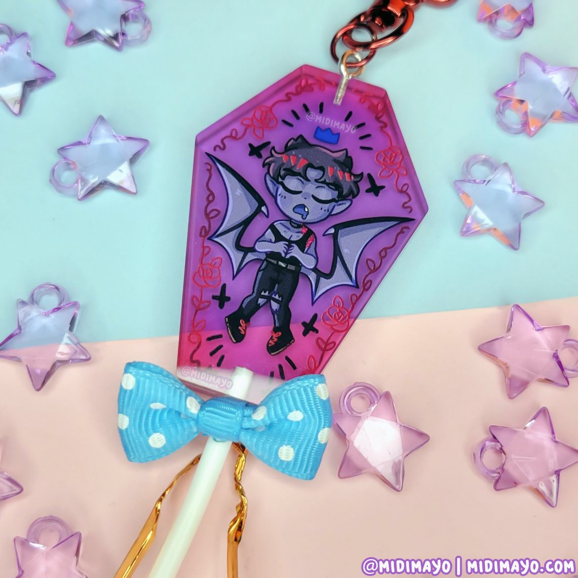 #blacktober OC week! Vincent my beloved. He's a vampire bat that loves food. He's my comfort OC💖