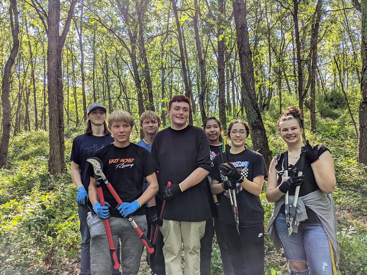 Legacy_Land's tweet photo. ❤️ Thanks to the over 50 volunteers who participated in our recent preserve workdays, we accomplished weeks worth of invasive species removal and treatment work in only eight hours! >>>https://t.co/KX6G7Ro5fo https://t.co/tLRn2qo90u