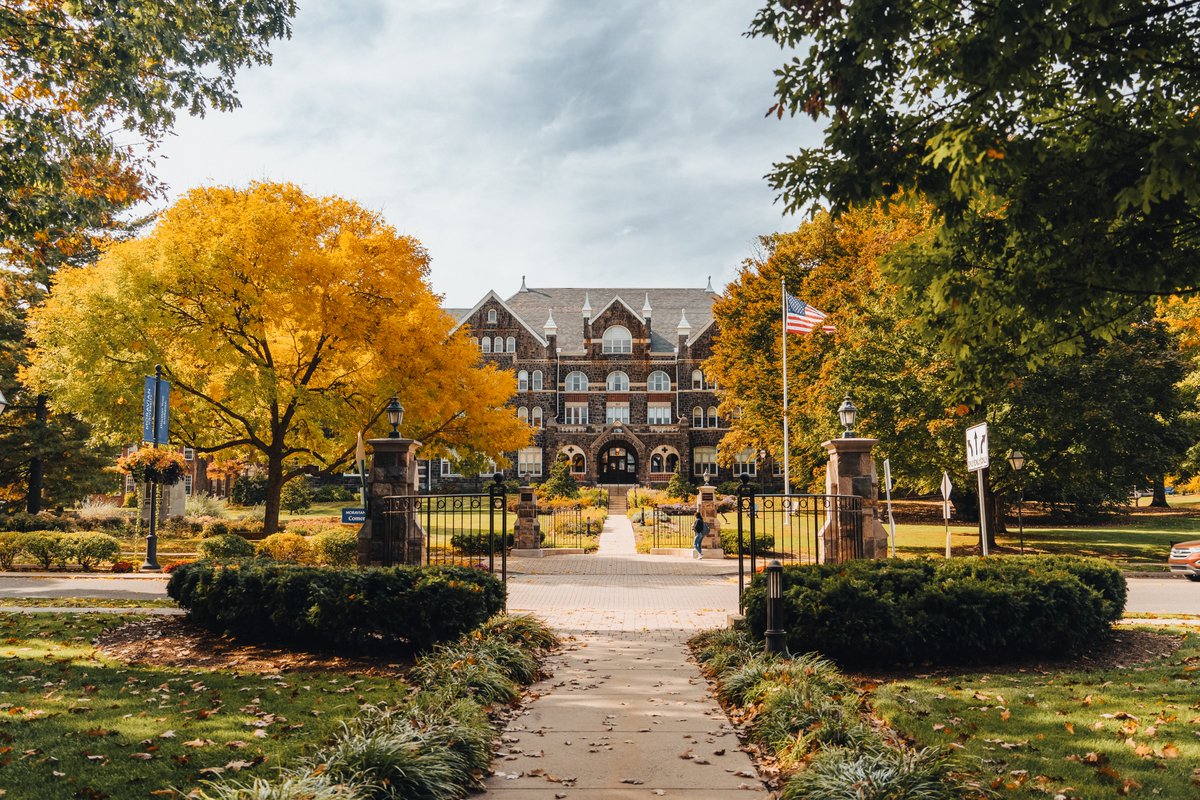 MoravianU's tweet photo. It's giving...🍂 #FallVibes https://t.co/C49yVeXhyX