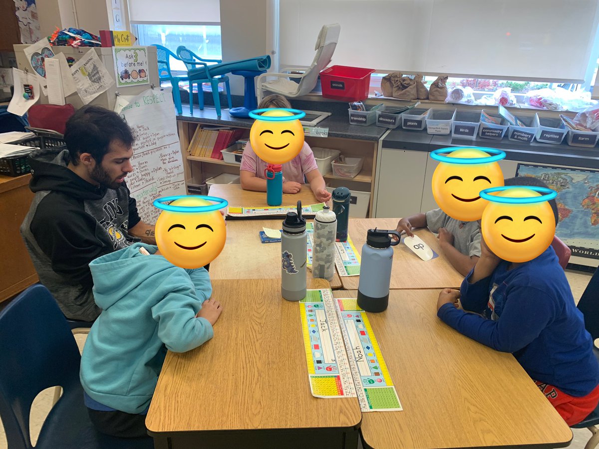 MissKCroft's tweet photo. Thank you so much @DelaurierMr for his awesome hockey player volunteers! We are so excited to work with them each week during our literacy block! @stannestars @KWSiskins 🏒 🥅 https://t.co/W5B6jTTX8r