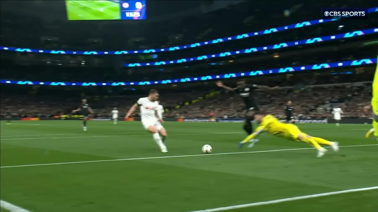 Kamada punishes Dier's poor touch!

Frankfurt's early dominance pays dividends.”
