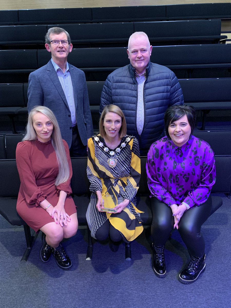 MidUlster_DC's tweet photo. Our final recipient this evening is Frydayโs Chip Shop #Clady winners of The Overall Best Chip Shop at the 2022 #nifishandchipshopawards. Weโll done to all the staff who played their part in winning this prestigious accolade! https://t.co/PHETDumaeD