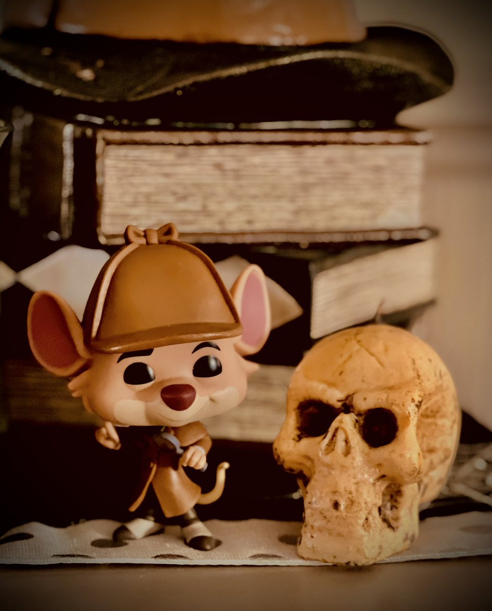 sams_pop_stop's tweet photo. October 12th: Todays @OriginalFunko theme is Murder Mystery!!!! If anyone can solve the case it’s Basil! #FunkoPhotoADayChallenge #funko #FunkoFamily #funkophoto #funkomania #funkofanatic #Thegreatmousedetective #disneyfunko #funkofan #originalfunko https://t.co/34FnxMzqe0