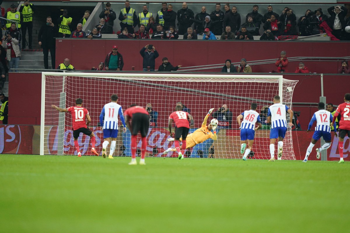 FCPorto's tweet photo. Não é repost 😇

Sem palavras, @DiogoMCosta99 🤩

#UCL #B04FCP https://t.co/Xipuh9FBiZ