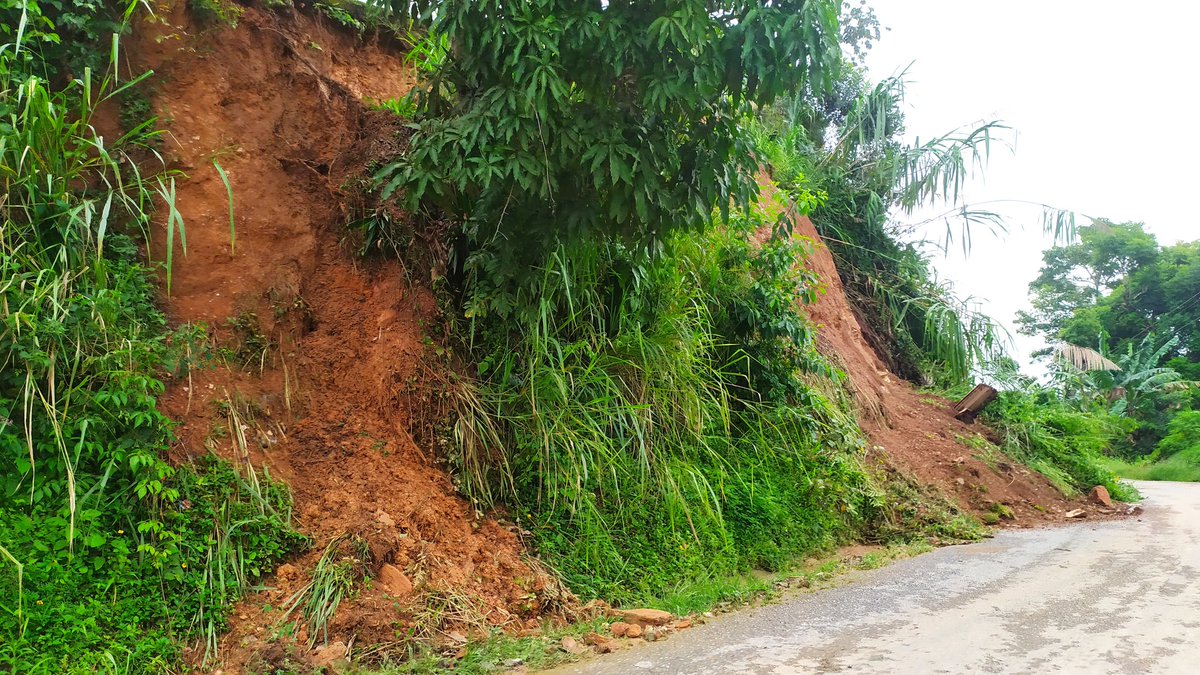 isaacdrivass's tweet photo. Las lluvias han dejado nuestro municipio #ElHatillo vuelto un caos. Inundaciones, colapsos de tierra en distintos sectores, fallas eléctricas por todo el municipio. Nuestra Zona Rural se ha llevado la peor parte... https://t.co/9dqsWA3fzg
