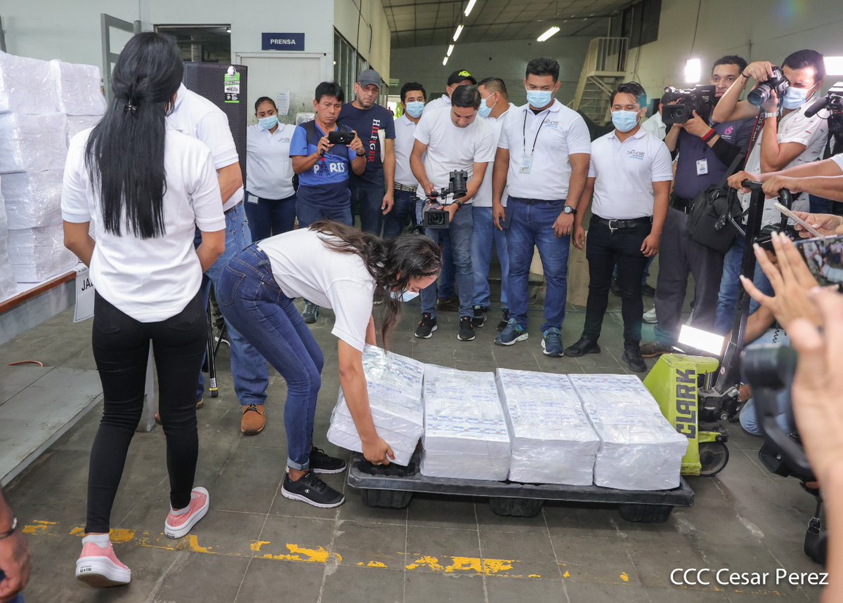 LopezEricka10's tweet photo. #Nicaragua 
Consejo Supremo Electoral concluye proceso de fabricación de las boletas electorales para los comicios municipales el 6 de Noviembre 2022.
@teleSURtv https://t.co/8C5VC9XMdp