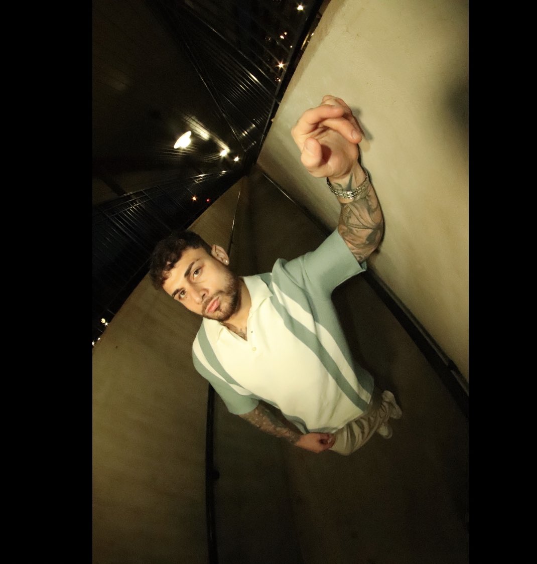 chipsandrip's tweet image. I make people look cool