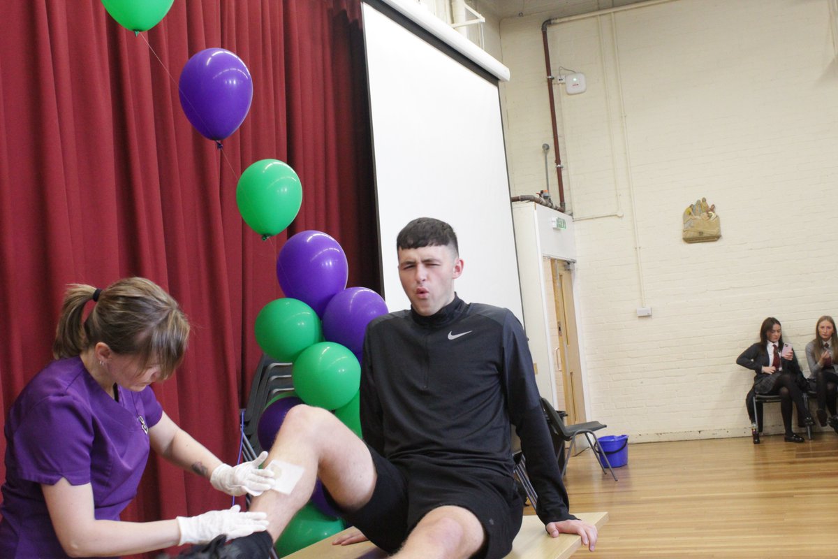 Today, 41 of our S5/6 boys braved our SPLASH OF LEG WAX challenge in aid of @StAndrewHospice #hospicecareweek @hospiceuk raising a fabulous £240 in the process! A special thank you to Jolanta at #salon24 and Emily & Lucy balloons for the amazing decor! @MargaretsHigh