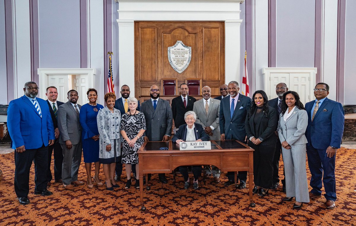 Thank you @GovernorKayIvey for supporting Alabama’s HBCUs! #ALHBCUMonth @aamuedu @ASUHornetNation @BishopState @DrakeState @gadsdenstate @MilesCollege @SelmaUniversity @LawsonStateCC @OakwoodU @sheltonstate @StillmanCollege @TalladegaColleg @trenholm_state @TuskegeeUniv #HBCUs