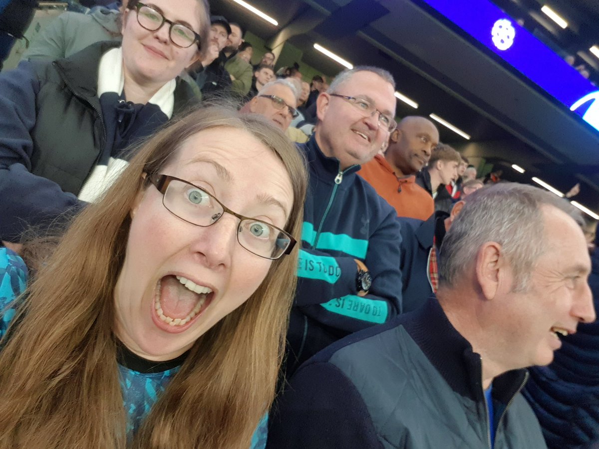 THFCLeanne's tweet image. BIRTHDAY GOALS! 
#tomorrow #usualinternationallbreakbirthday #bitdrunk #spursarewinning #lifeisalright