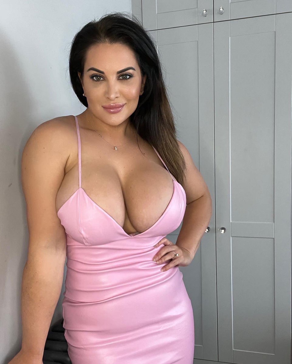 BIG BOOBS 189K💋 on Twitter: "The new face of our site is the gorgeous