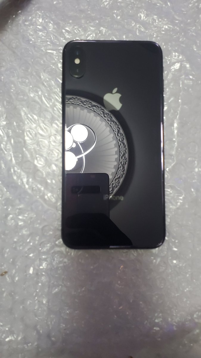 MeedMobile's tweet photo. Sweet deal 🥳🥳🥳
iPhone Xs Max 64gb 
Grey Color 
90% Battery Health 
Factory unlocked 
89% Neat 
Mint Phone + Superfast Charger + Free pouch 

NGN179,999 only 
Pickup at our office
Waybill Available Nationwide https://t.co/favzNf77wt