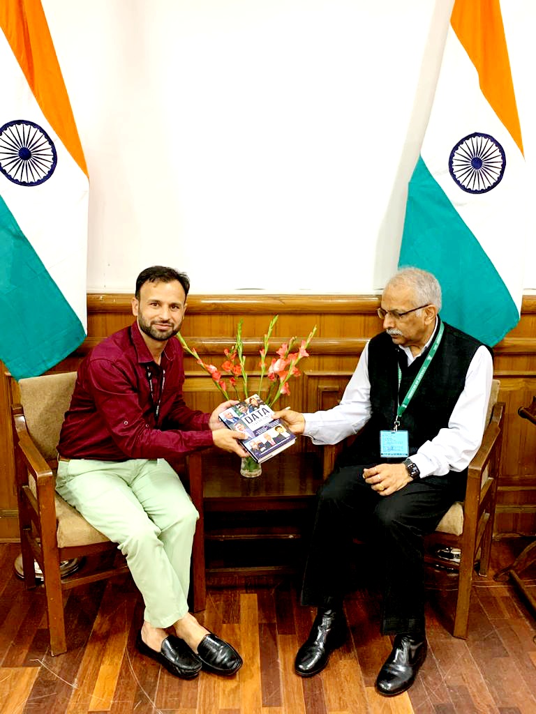 AIPNP1's tweet photo. @MudasirTantary was Called on His Excellency Lt. Gen V. G. Khandare, Principal Advisor (Dy NSA) in the Ministry of Defence South Block New Delhi. Exchanged various views with regard to the Situation in the J&amp;K. @MehtaRoopesh @SongsOfChinar @adgpi @LageRahoKashmir @sanjivslaria https://t.co/QCa33LiTHZ