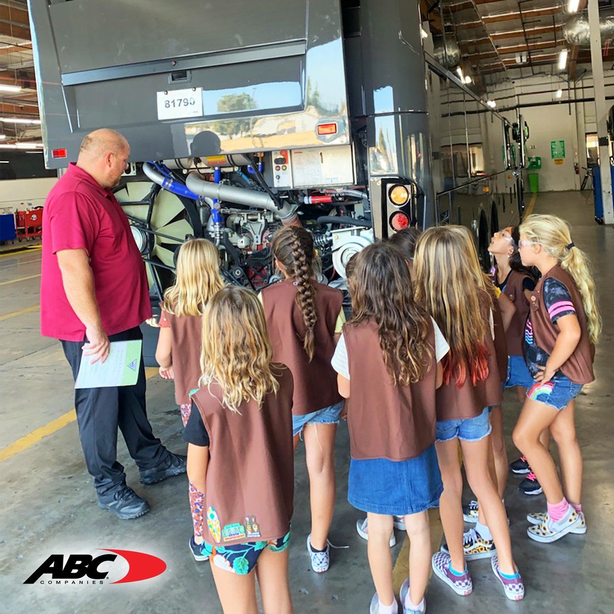 ABC_Companies's tweet photo. Huntington Beach Girl Scouts Brownie Troop 9373 visited our Costa Mesa shop to learn about automotive engineering. After a tour of motorcoaches, components, and safety features they went into the office to design their own vehicles!
#futurewomeninstem #InternationalDayOfTheGirl https://t.co/Ew19qekpCL