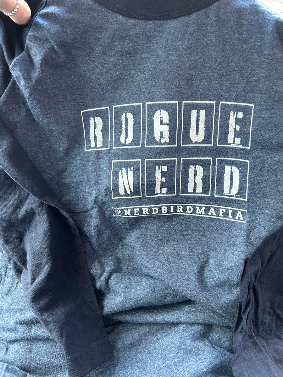 Ang_Sullivan1's tweet photo. @SirNerdyAddict Mine came!!! No Nerdy or Eva signatures (don’t worry, I know it’s the vendor’s fault 😂) but I’m super pleased with it!! 🙌🏼❤️ #NBM https://t.co/DONafRP1tz