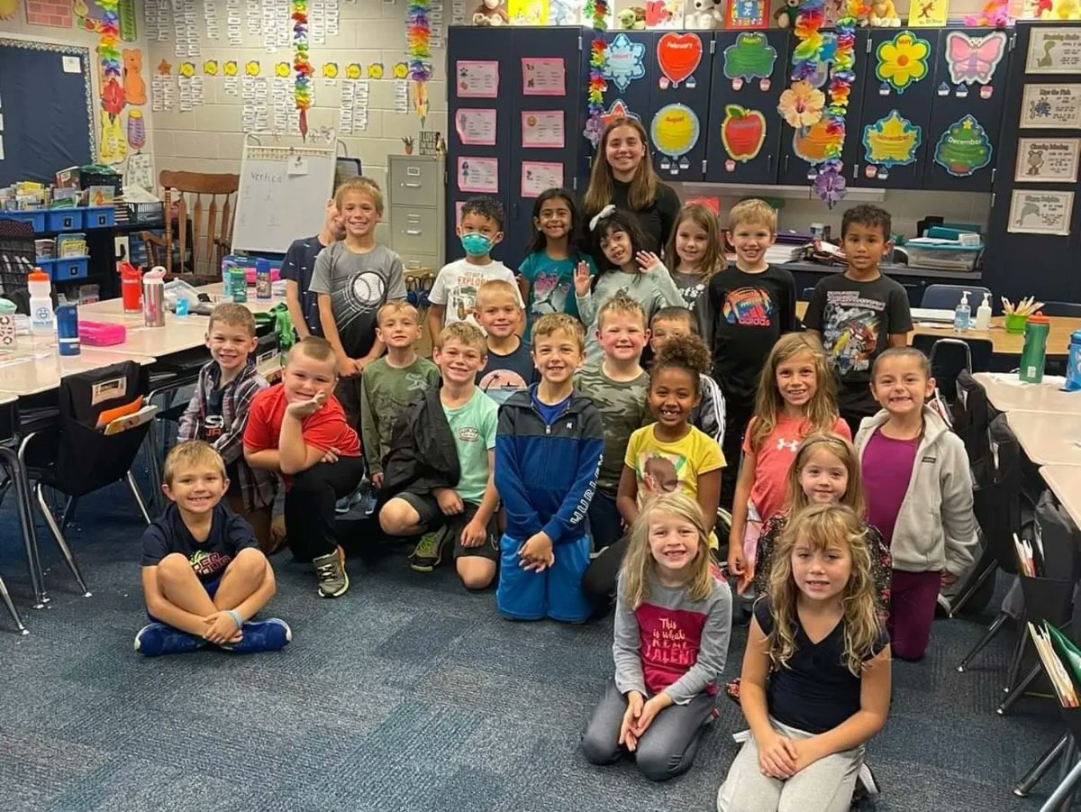 KinneerSra's tweet photo. Super proud of our amazing Future Educators Club members for making a difference and shadowing in the classroom! #learningwithoutlimits #spanishwithsrak #rocketpride https://t.co/XadHj54qtJ
