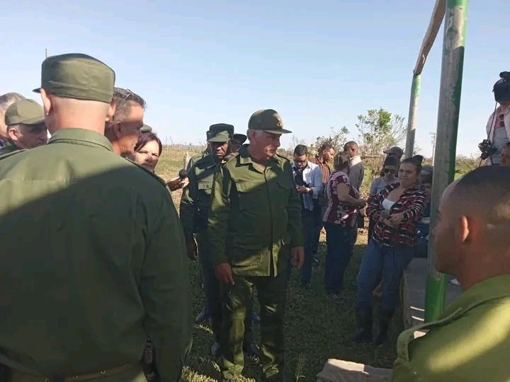 Cuba no es una amenaza para nadie, es un país digno, que se esfuerza en salir adelante compartiendo el sacrificio y los desafíos sin renunciar a su revolución. <a href="/DiazCanelB/">Miguel Díaz-Canel Bermúdez</a> <a href="/DrRobertoMOjeda/">Dr. Roberto Morales Ojeda</a> <a href="/Yanaisi/">yanaisi l.  cintron</a> #FuerzaCuba