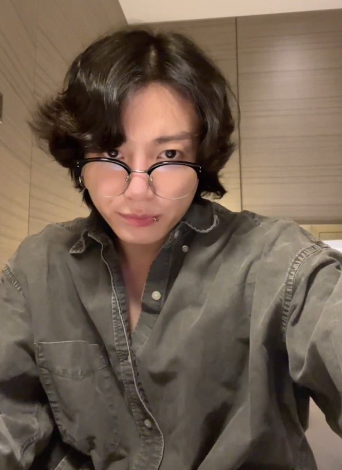 พี่จองกุก ♡ ⁷ tweet media
