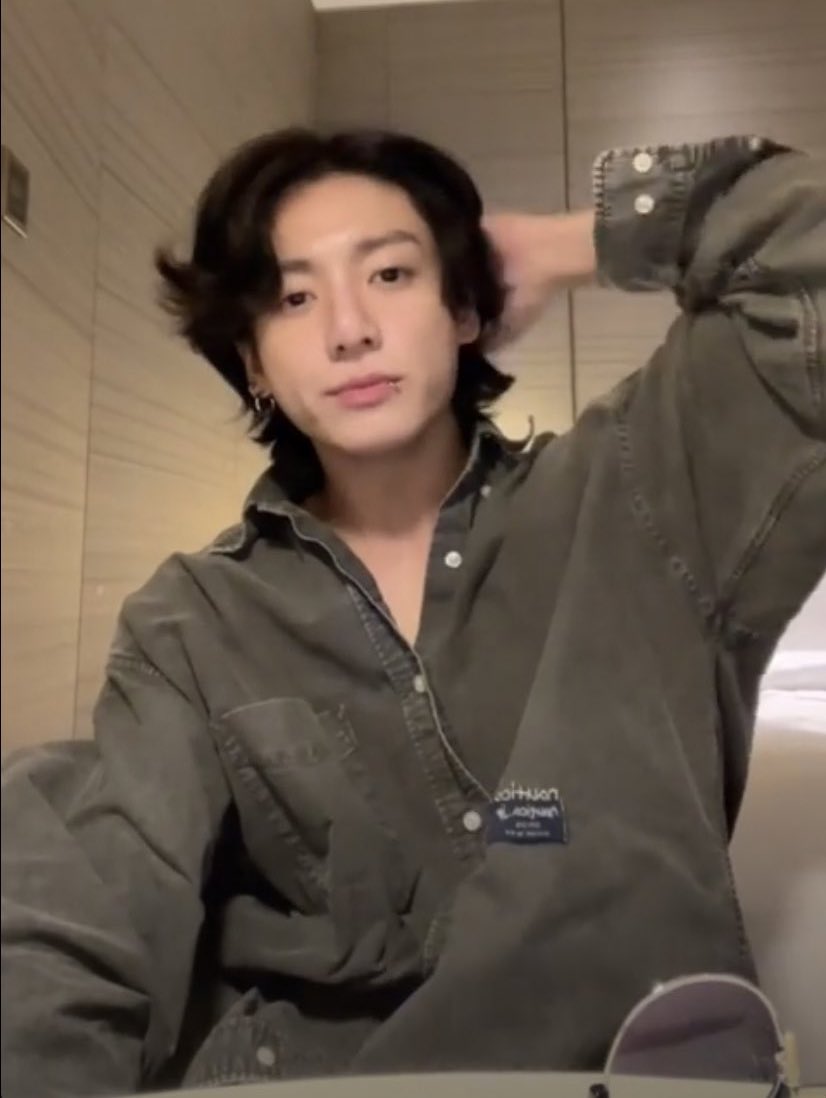 ตอนใส่แว่น                         ตอนถอดแว่น