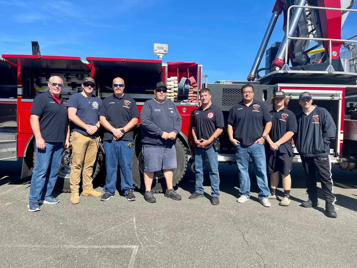 PtBoroSchools's tweet photo. Another shout out to Point Pleasant Borough Fire Company Station 75 for visiting Ocean Road today! Students loved exploring the trucks during their recess! #PantherPath #FirePreventionWeek #GoodNewsInNJSchools https://t.co/0MJxKPIW6e