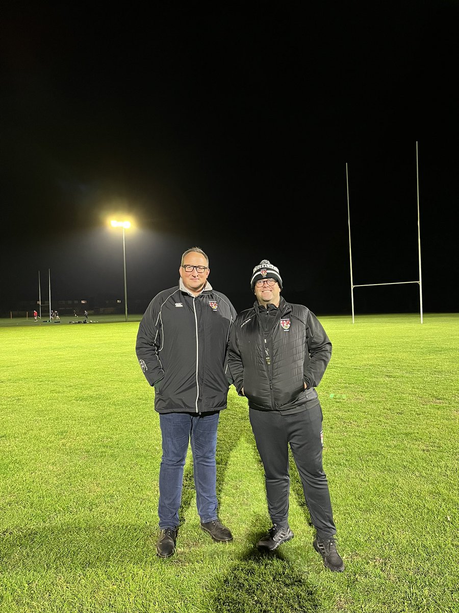 FelixstoweRUFC's tweet photo. Amazing to turn on our brand new floodlights this evening. A game changer for the rugby club. Thanks to Committee, Directors, Volunteers, Sponsors and local Council #GoBadgers #grassroots #rugbyfamily #gobadgers @ECRURUGBY @SuffolkRU @EnglandRugby https://t.co/cmNWcBbvOO