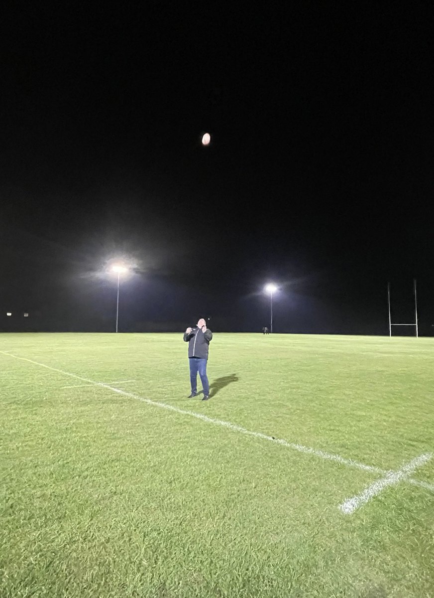 FelixstoweRUFC's tweet photo. Amazing to turn on our brand new floodlights this evening. A game changer for the rugby club. Thanks to Committee, Directors, Volunteers, Sponsors and local Council #GoBadgers #grassroots #rugbyfamily #gobadgers @ECRURUGBY @SuffolkRU @EnglandRugby https://t.co/cmNWcBbvOO