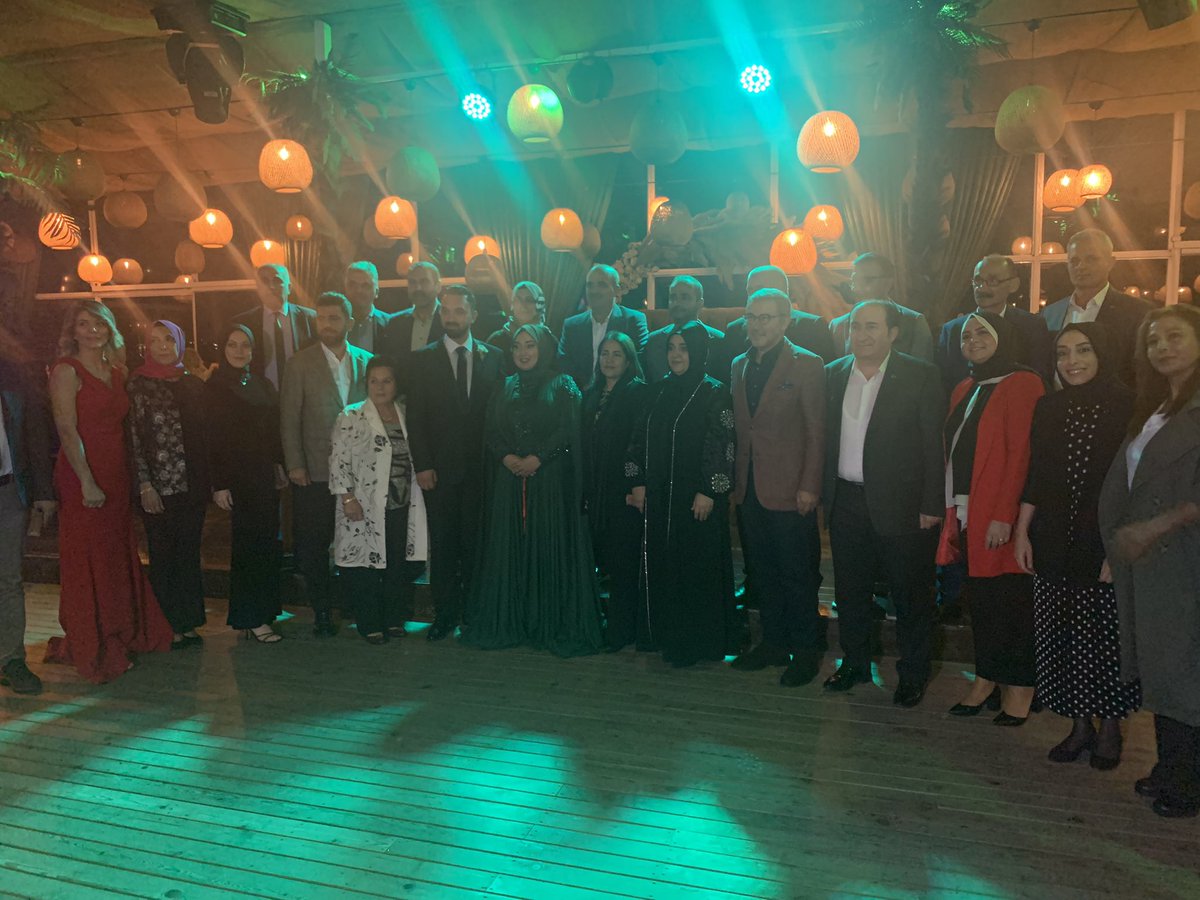 Eyüpsultan İlçe Sosyal Politikalar Başkanımız Derya Gözükırmızı hanımefendinin kıymetli kızı Dilara ile Mustafa kardeşimizin mutu yuva kurmalarının ilk basamağı olan nişan törenine katılarak kendilerini tebrik ettim. Rabbim tamamına erdirsin inşallah.