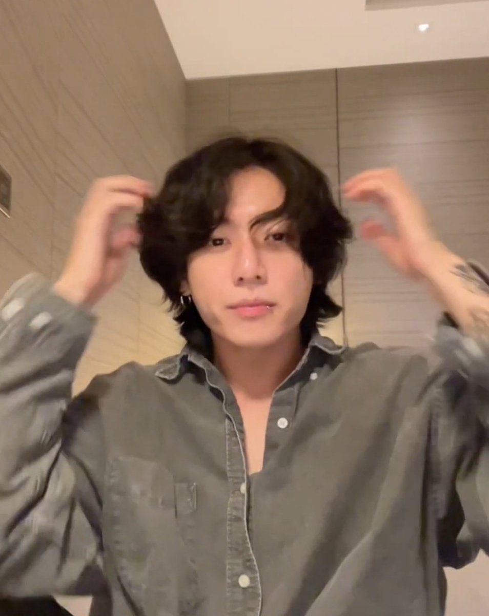 vic⁷ tweet media