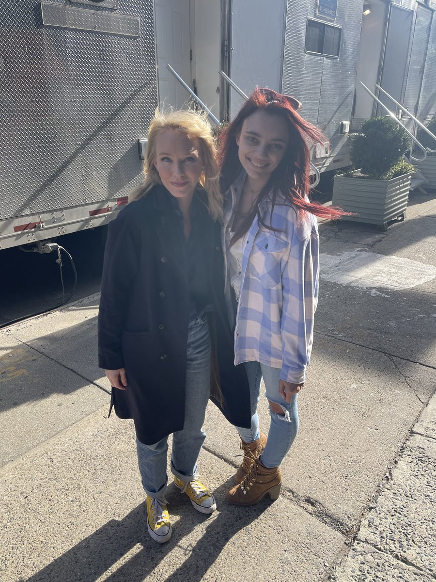 MandaCarisi's tweet photo. Thank you so so much for taking time to see us Kelli, i know you were in a rush!! I’m sorry you had to see me have a panic attack ❤️🤣 love and appreciate you always💛 @KelliGiddish https://t.co/IlfscRVpf8