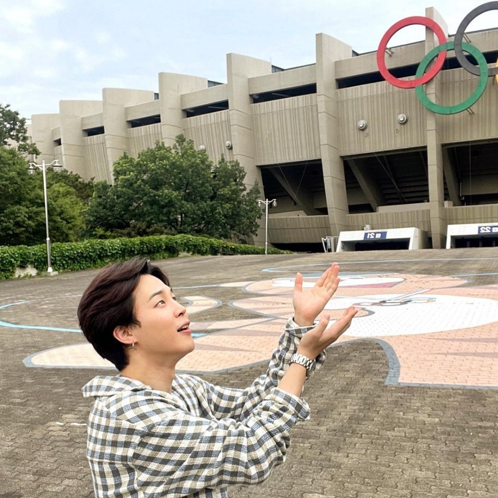 luvsjhsk's tweet photo. feliz cumpleaños a mi chico, gracias por ser ese brillito y consuelo para bangtan en todo momento, por amarnos tan puramente, sobre todo gracias por ser parte de bangtan y continuar este lindo camino.
ojalá acompañarte muchos años más.
#JIMINDAY #HappyJiminDay #jiminbirthday https://t.co/lGzRVpRD8g