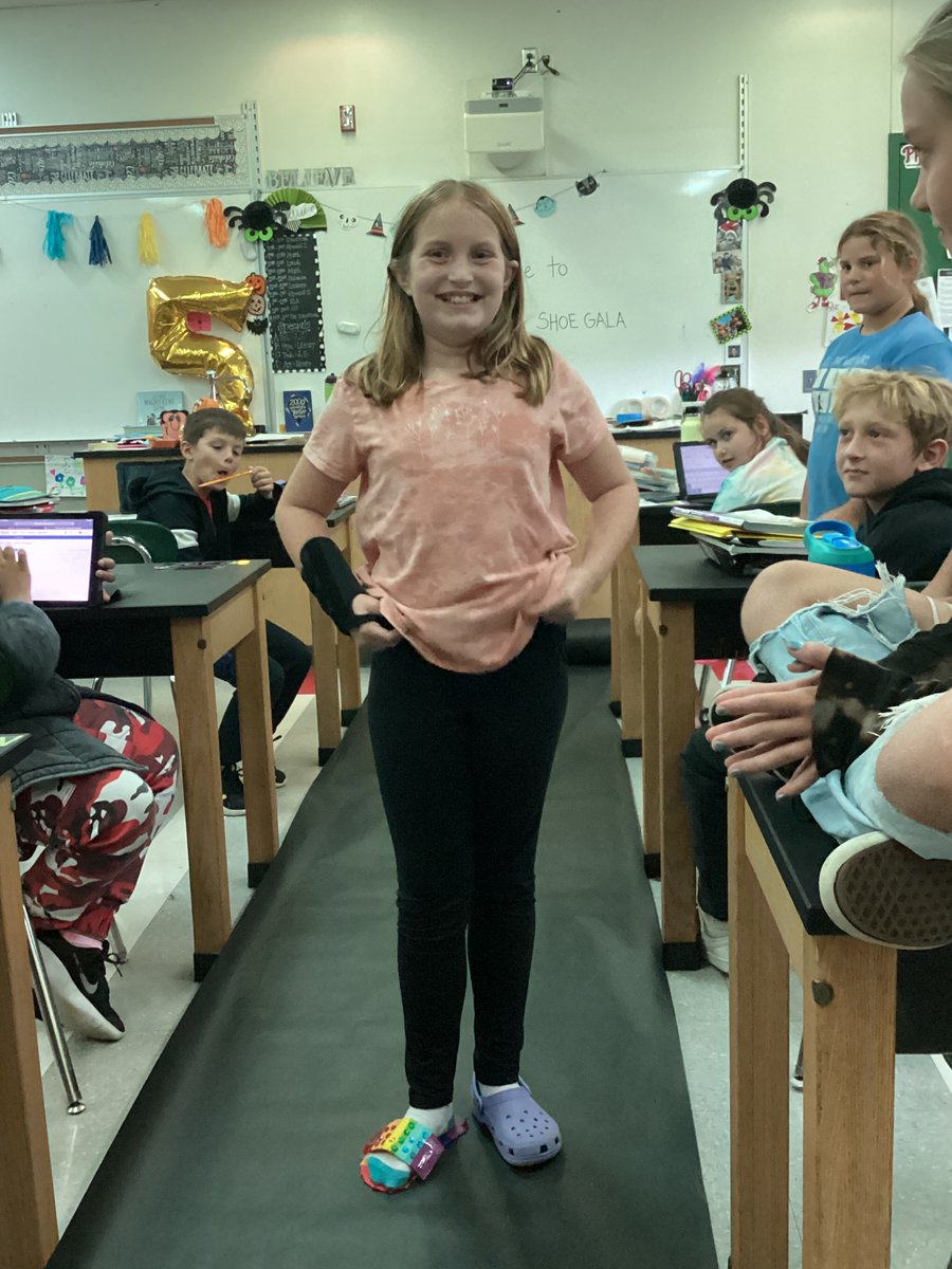 _mrswolf5's tweet photo. Many excited engineers were ready to share their designs on day 1 of the 2022 Shoe Gala! https://t.co/wTPakiv6pB