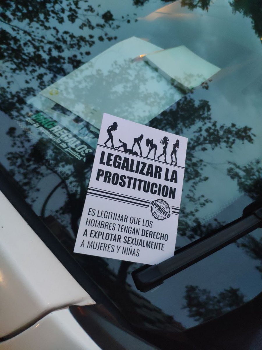 feministes_cat's tweet photo. Brutal campanya #abolicionista que està emplenant #Barcelona

La mercantilització dels cossos de les dones és incompatible amb la dignitat i la igualtat. Prou connivència amb la violència proxeneta!

I a qui pregunta: no, no hem estat nosaltres 😇 però han estat unes cracs! 👏💪 https://t.co/xSYOG8UGVE