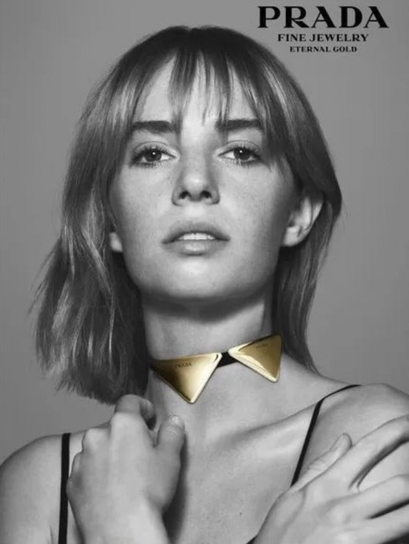 hawkefiles's tweet photo. maya hawke for “PRADA”, 2022. https://t.co/9omHW6rIrx