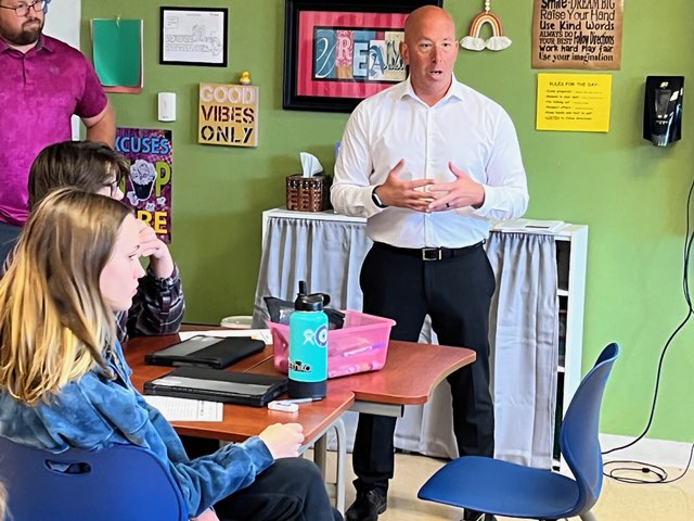 SenTharp's tweet photo. Today, I enjoyed visiting Joseph Arthur Middle School within the Central School District 104 in O'Fallon. I was greeted by the student council who provided a warm welcome. We're fortunate to have these dedicated teachers and support staff serving families in the 56th District. https://t.co/7LeyEjwKFO