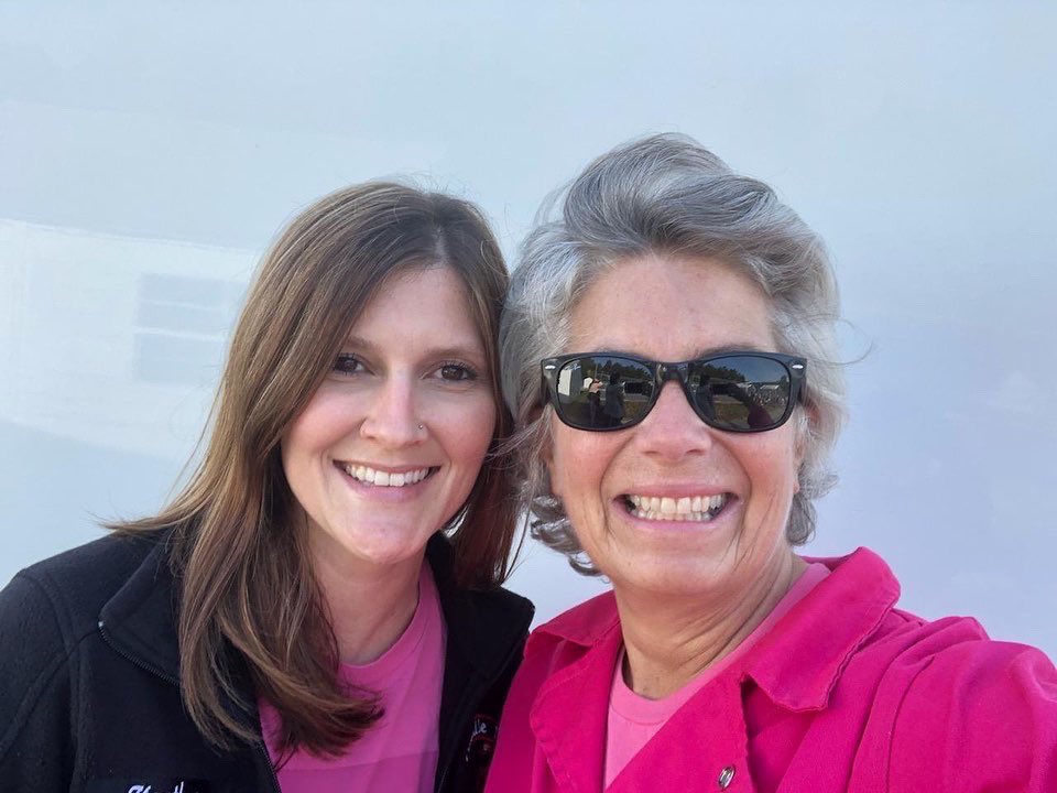 Q979's tweet photo. During Lori’s @BillDodgeAuto #CanVan pickups for #CansForACure, she met Heather at Toddle Inn in Scarborough, who sadly lost her Mom to cancer. She responded by rallying all the Toddle Inns to donate to Cans and help us help @maine_cancer crush cancer once and for all. ❤️ https://t.co/o1Ol5wmKFA