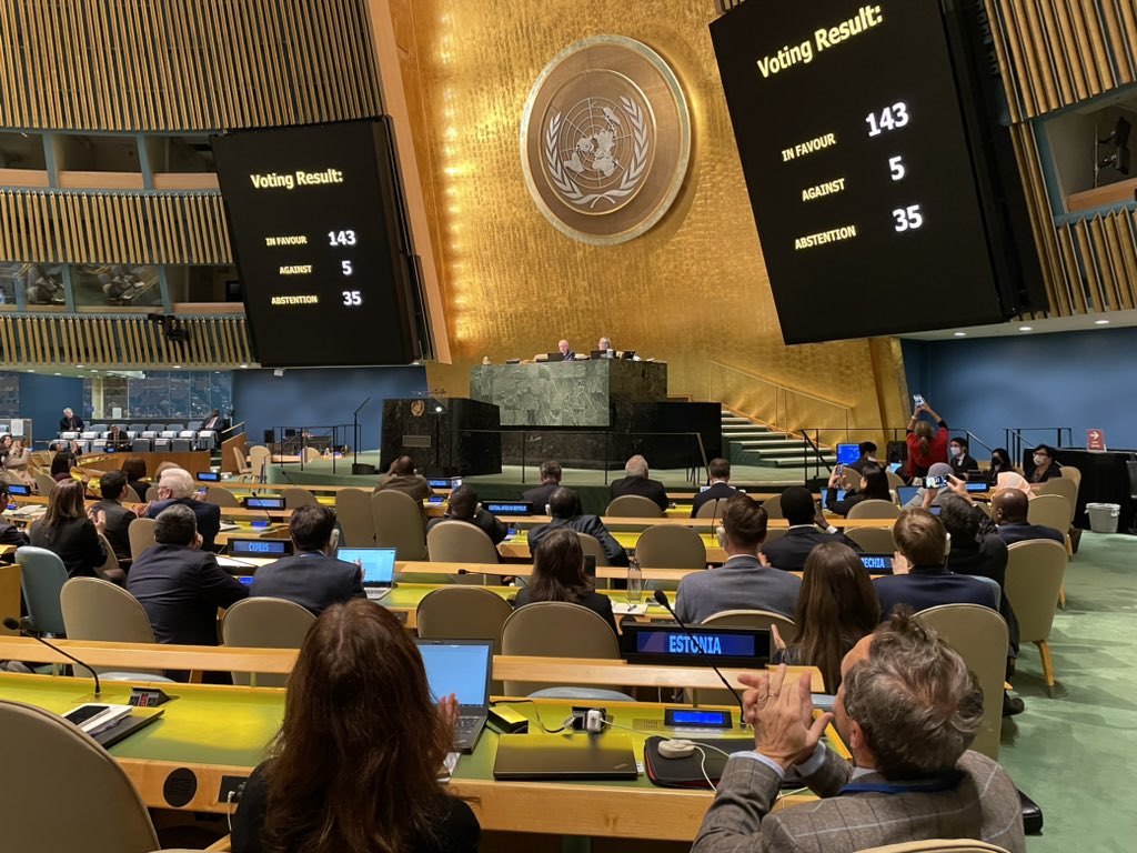 In a historic vote, 1️⃣4️⃣3️⃣ <a href="/UN/">United Nations</a>🇺🇳member states condemned Russia's attempts to illegally annex 🇺🇦 territories. The principles of the #UNCharter stand firm. 

Aggressor Russia - increasingly isolated - cannot fool the international community with its sham "referenda".